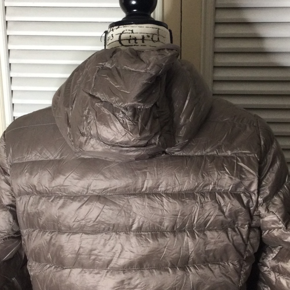 Light weight Spring Jacket size Med - Picture 10 of 16
